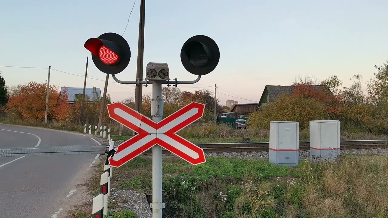 ЖЕЛЕЗНОДОРОДНЫЙ ПЕРЕЕЗД В Г. ВЕЛИКИЕ ЛУКИ