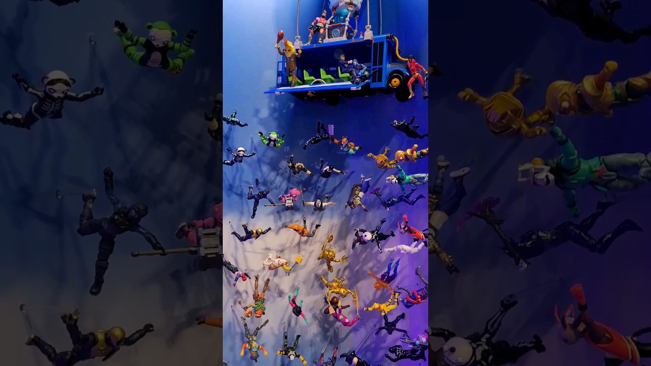 EPIC FORTNITE SKYDIVING FIGURES AND BATTLE BUS DISPLAY BY JAZWARES AT NY  FAIR 2023!