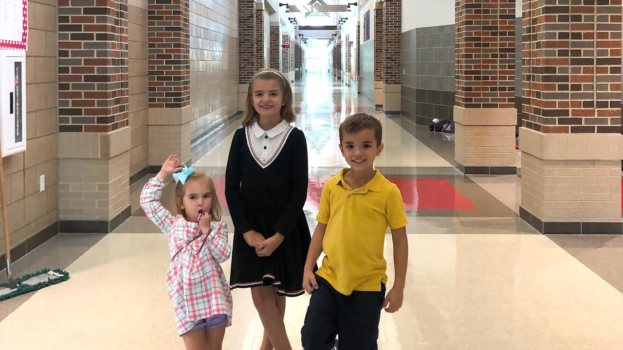 Touring Their New School! | Sam & Nia