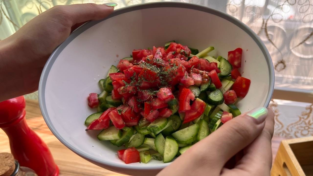 If you want lose weight very quickly. Eat this cucumber salad every night! Cucumber salad for vegans