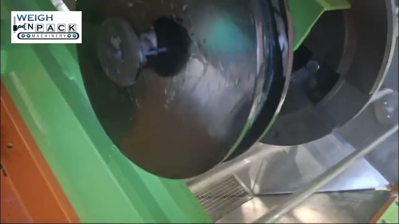 Bag emptying station