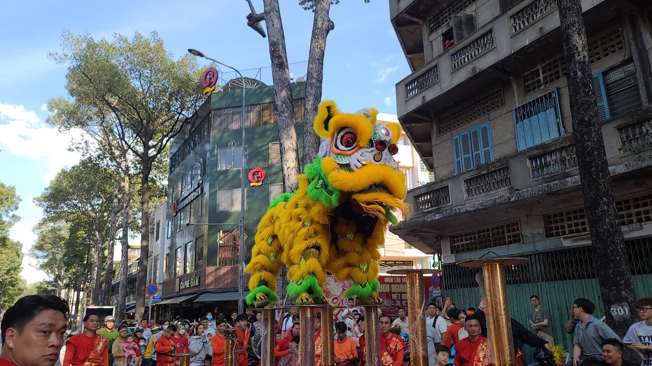 Chiều Mùng 2 Tết - Tuyển Chọn múa lân hay nhất - Nhơn Nghĩa Đường múa lân ở Nguyễn Chí Thanh