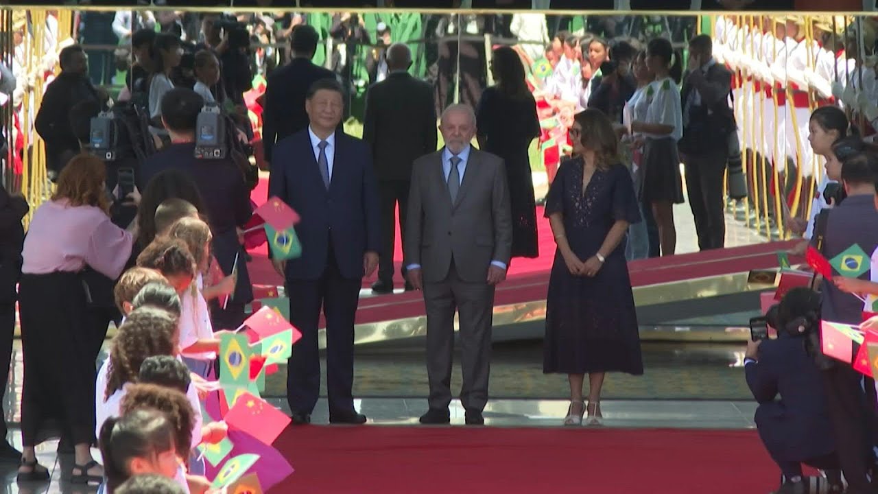 Xi Jinping pede a Lula que China e Brasil defendam o ‘papel central’ da ONU | AFP
