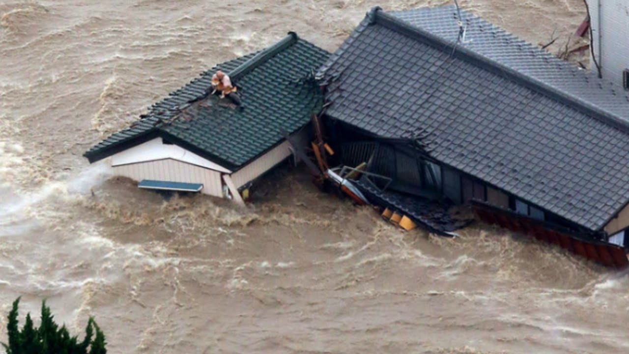 Incredible footage of flooding at Santa Maria di Castellabate! Italy is SUFFERING!