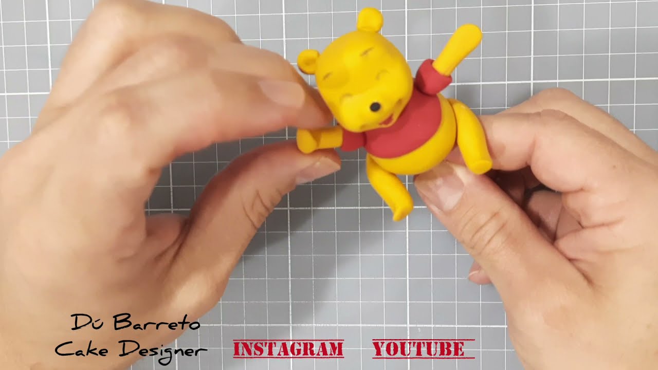 Tutorial Ursinho Pooh Modelagem em Pasta Americana ( Pooh Bear Fondant)