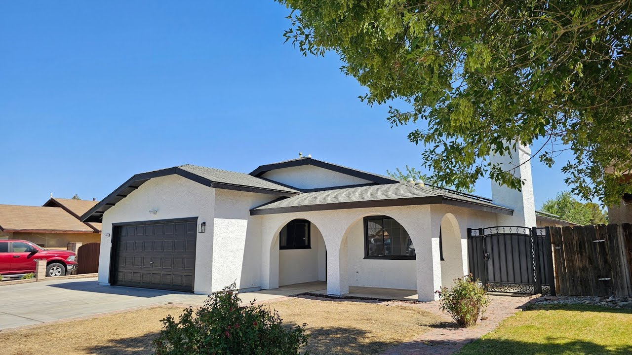 325 E Wilson Ave. Ridgecrest CA 93555 - For Sale!    $324,900