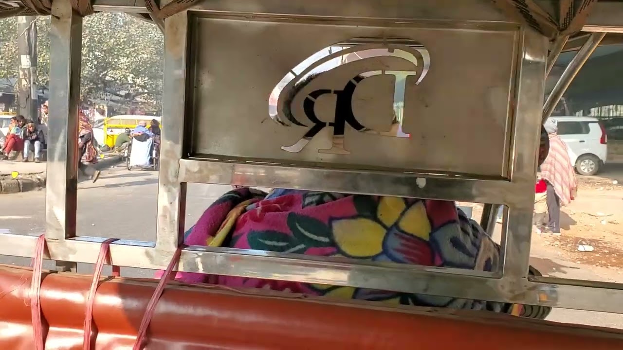 Delhi tuk tuk ride in traffic 
