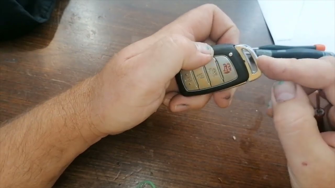 Hyundai Ioniq Emergency Key 2017-2020 | How to Remove Hidden Mechanical Key