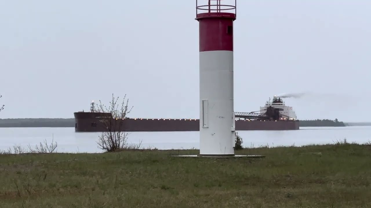 James R Barker downbound at Pointe Louise with a HUGE Captain Salute #BarkerBark! 05.16.24
