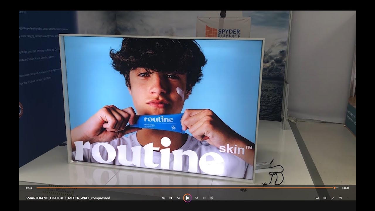 SMARTFRAME SHOP LIGHTBOX MEDIA WALL