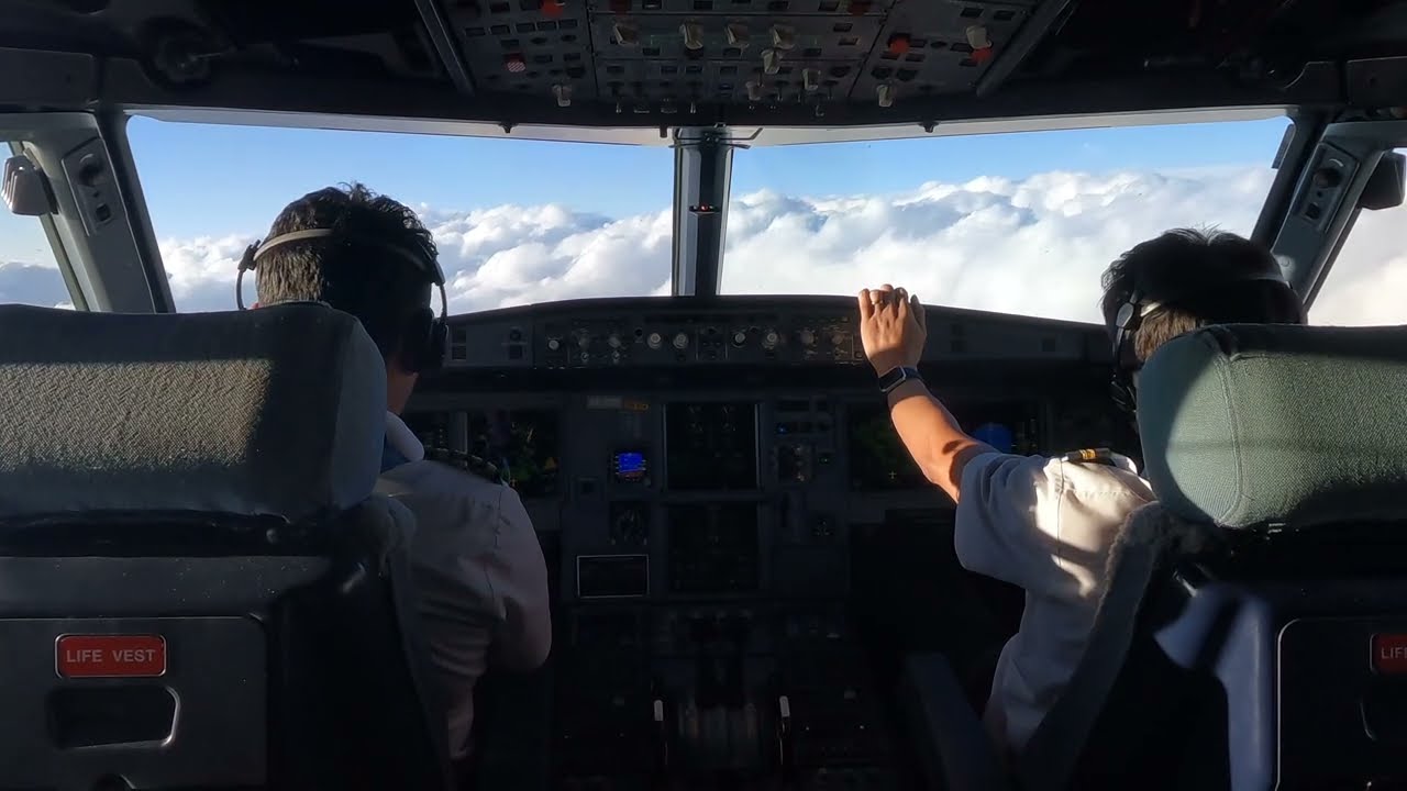 Cockpit View: Pilots Land at Paro in Gusty Winds | Manual Approach Through Clouds & Mountains ✈️