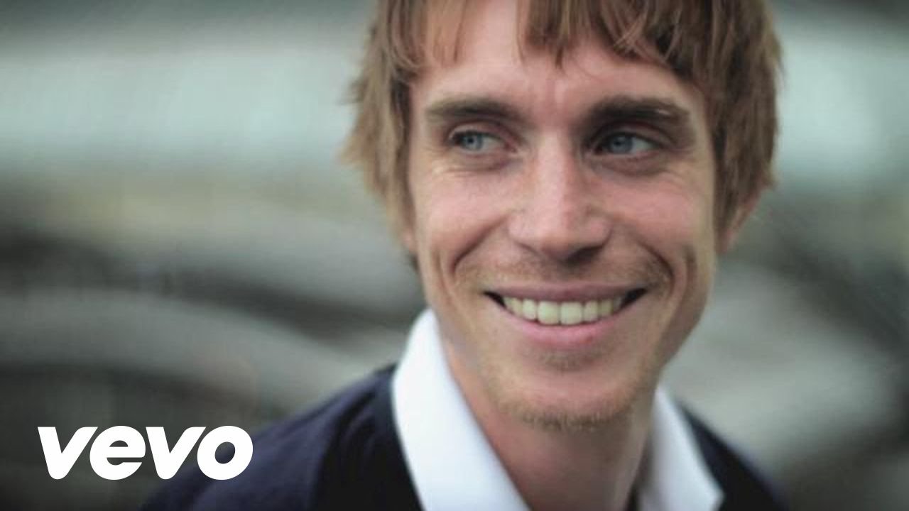 Ben Mazué - Mes monuments (version longue) (Clip officiel)
