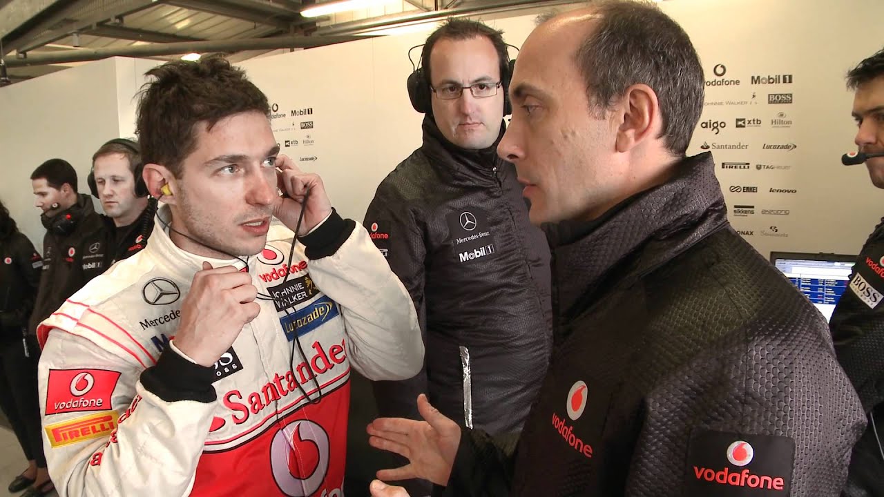 F1 fan drives Lewis Hamilton's McLaren.mov