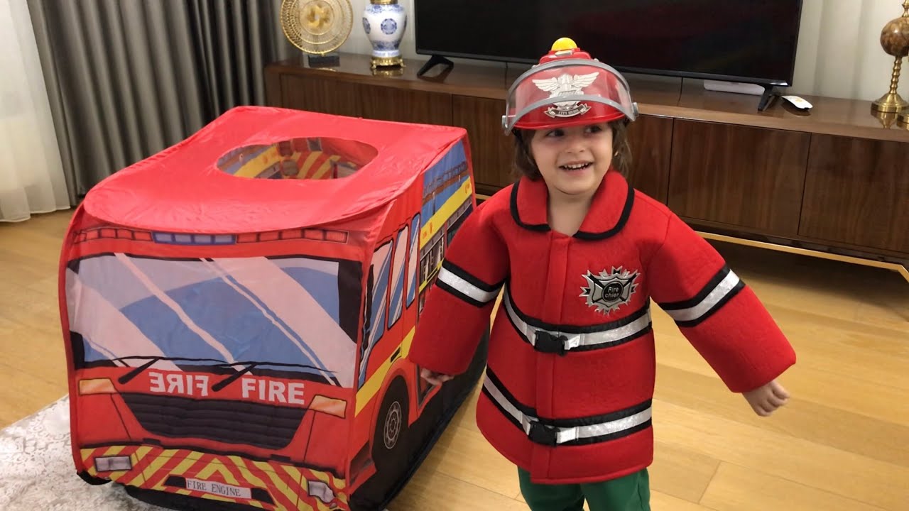 İtfaiyeci Fatih selim niloyayı,pepeyi ve diğer bebekleri sıkıştıkları yerden hemen kurtardı😍😍