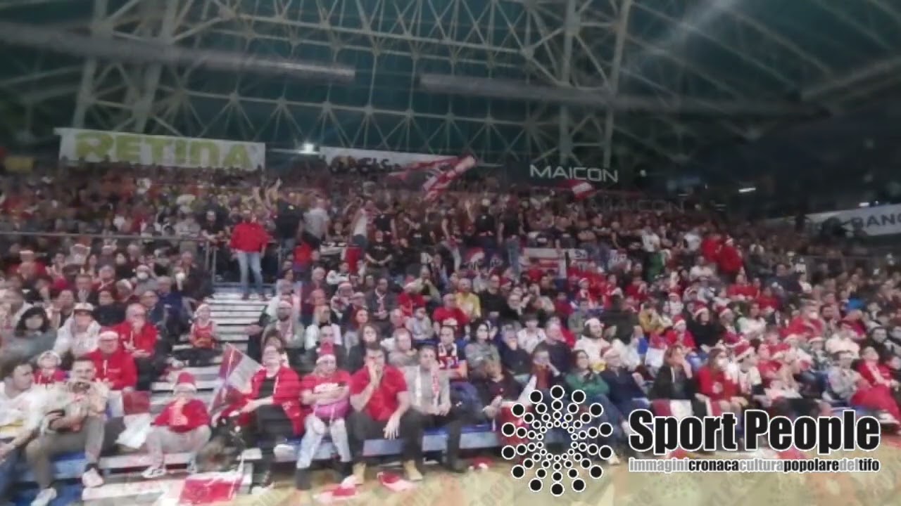 VL Pesaro, tifo, sfottò e altri cori nella gara vs Virtus Bologna, Serie A 2022-23