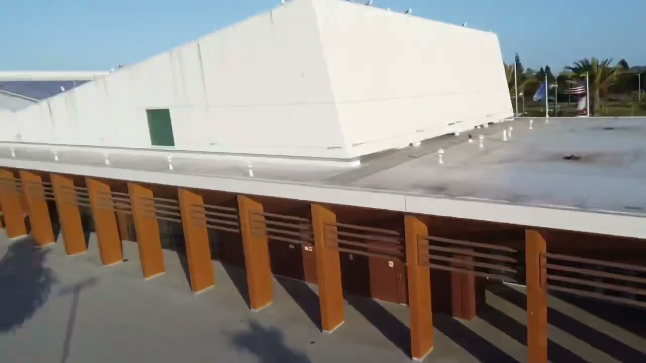 DJI mini 2 flying around Magic johnson park in Los Angeles