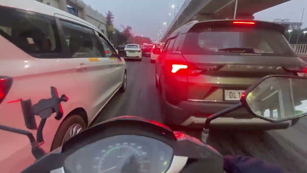 ROAD RAGE KRKE BHAAGYA 😡 AADMI