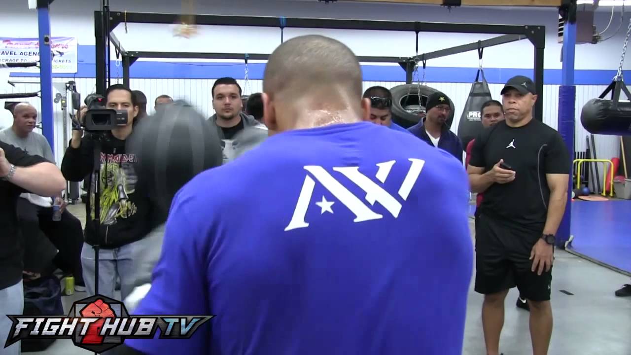 Andre Ward vs. Edwin Rodriguez- Ward hits the timing bag & shows jump rope game