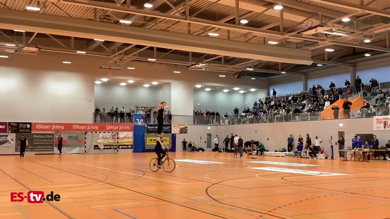 Kunstrad-Kür beim EZ-Handballpokal