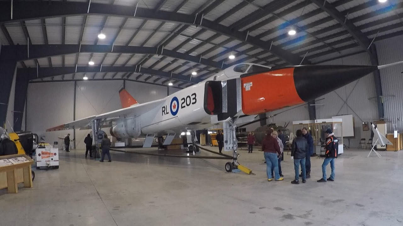 Tour of the Edenvale Aerodrome and Avro Arrow