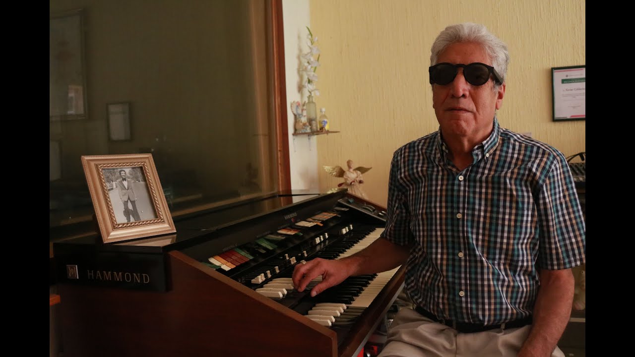 Cover La Chica de Humo | Xavier Calderón  con su Hammond X 66