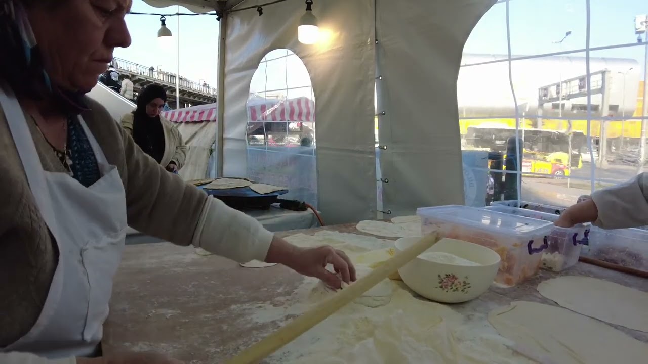 How to make Turkish Flatbread (Gözleme) & Döner | Street food in Istanbul, Turkey | Turkish cuisine.