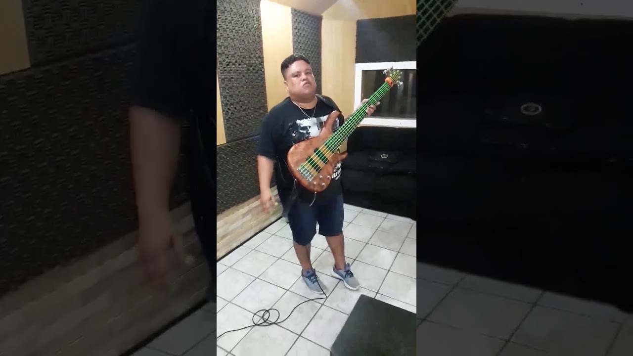J&uacute;nior Bass Groovador tocando Nirvana (Smells Like Teen Spirit)
