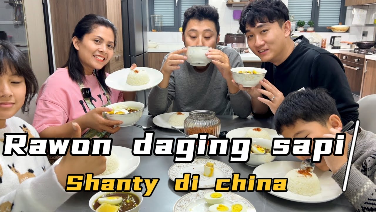 PERTAMA KALINYA ORANG INDONESIA MASAK RAWON DI CHINA,LIHAT RIAKSI KELURGA KU MAKAN SAMPAI HISTERIS