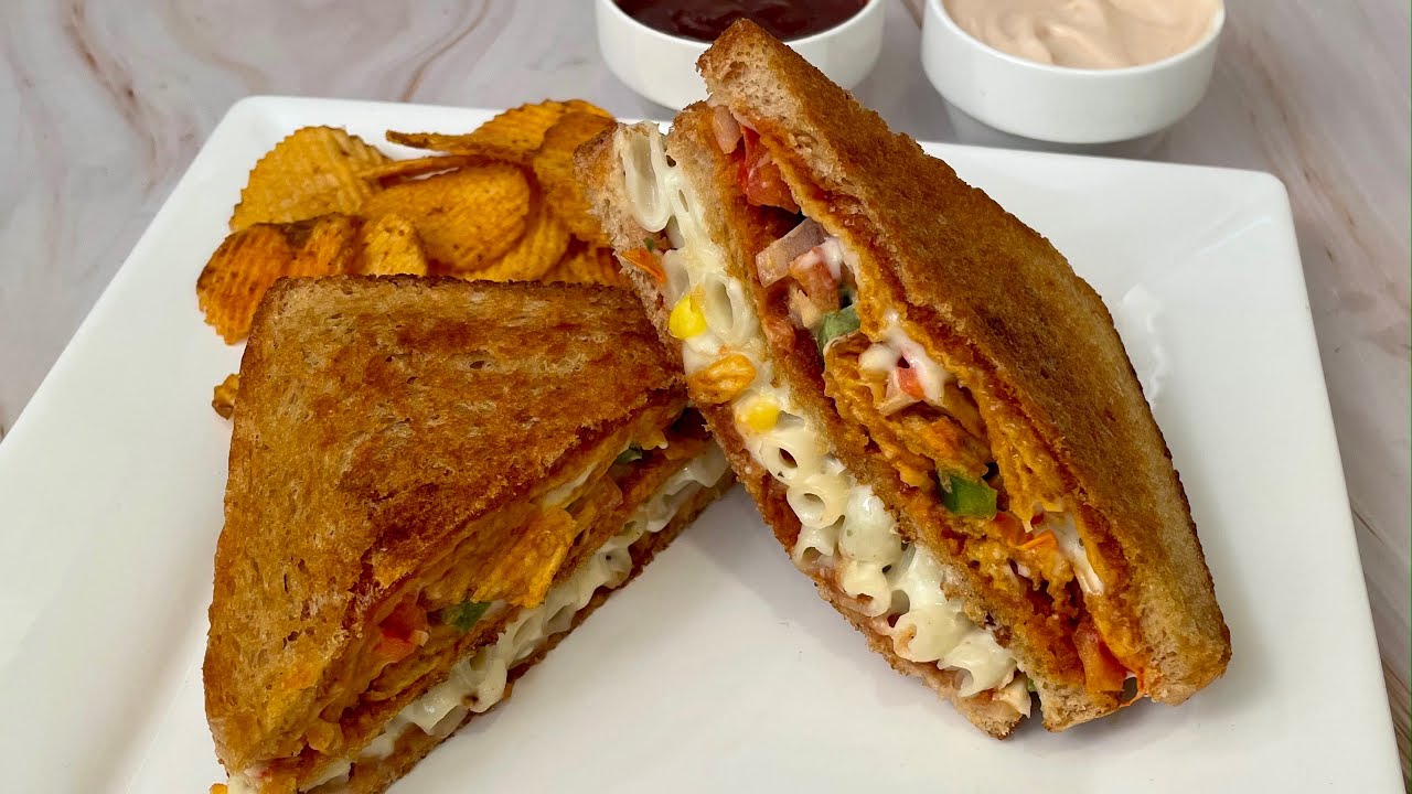 Lays Pasta Triple Sandwich On Tawa | Lays Sandwich | Cheesy Pasta Sandwich | White Sauce Pasta