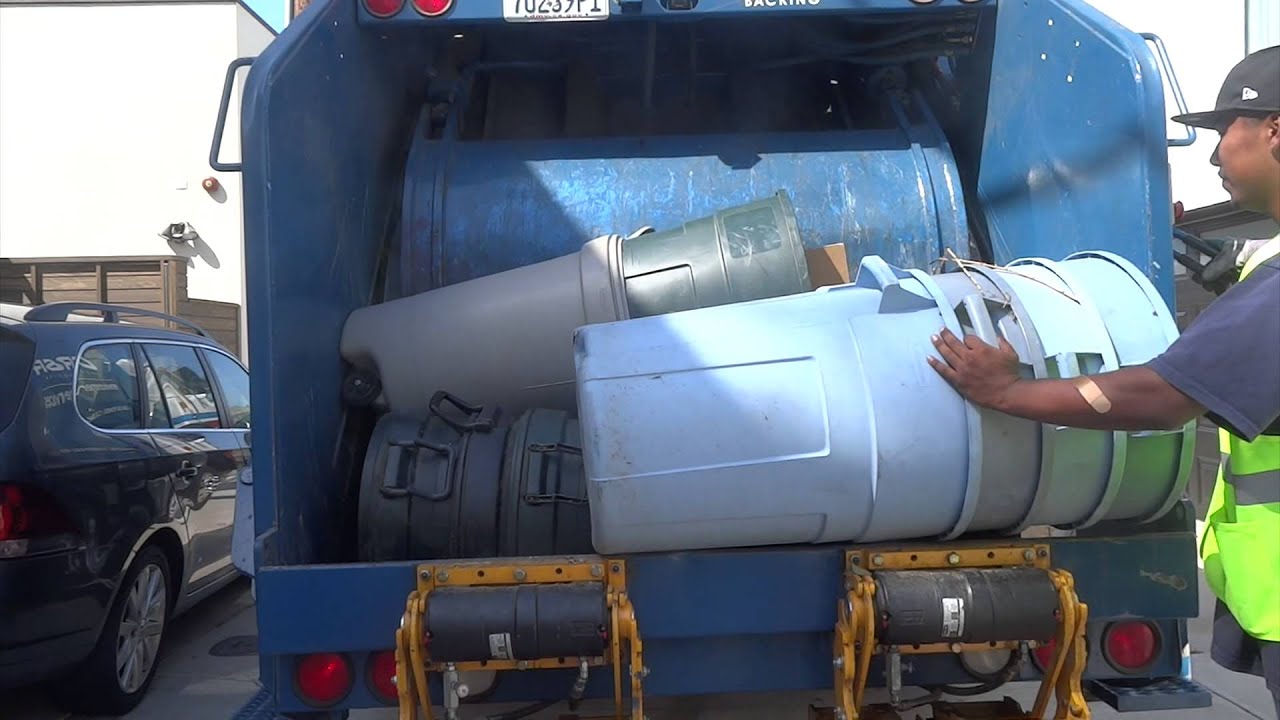 New Way Cobra Rear Loader vs Old Cans