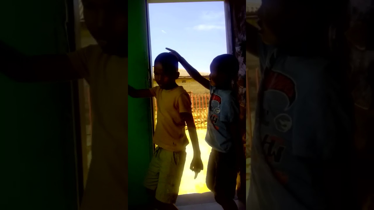 A Gumba challenge which of them has danced well