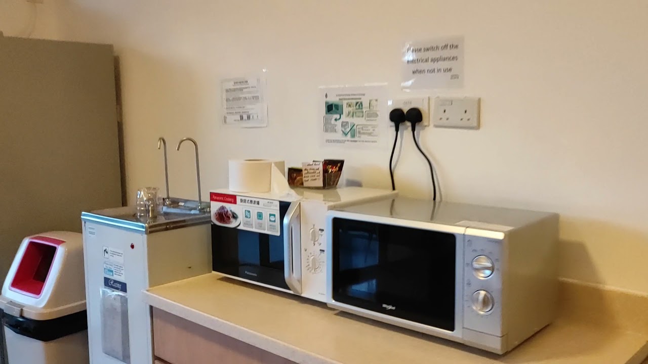 HKUST Hall 8 Tour 1/3 - The outside, my common room, and my room (day view)