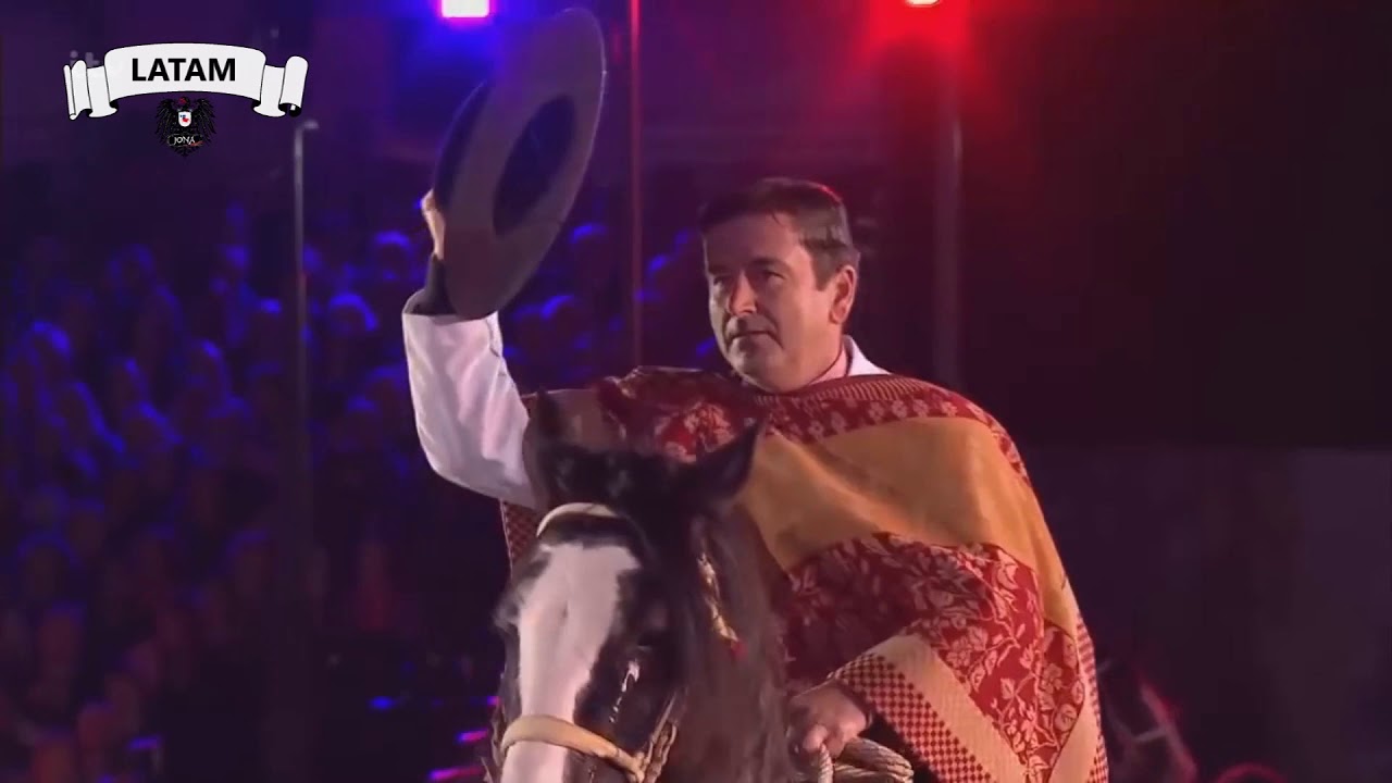 Los Huasos Chilenos Saludan a la Reina Isabel II