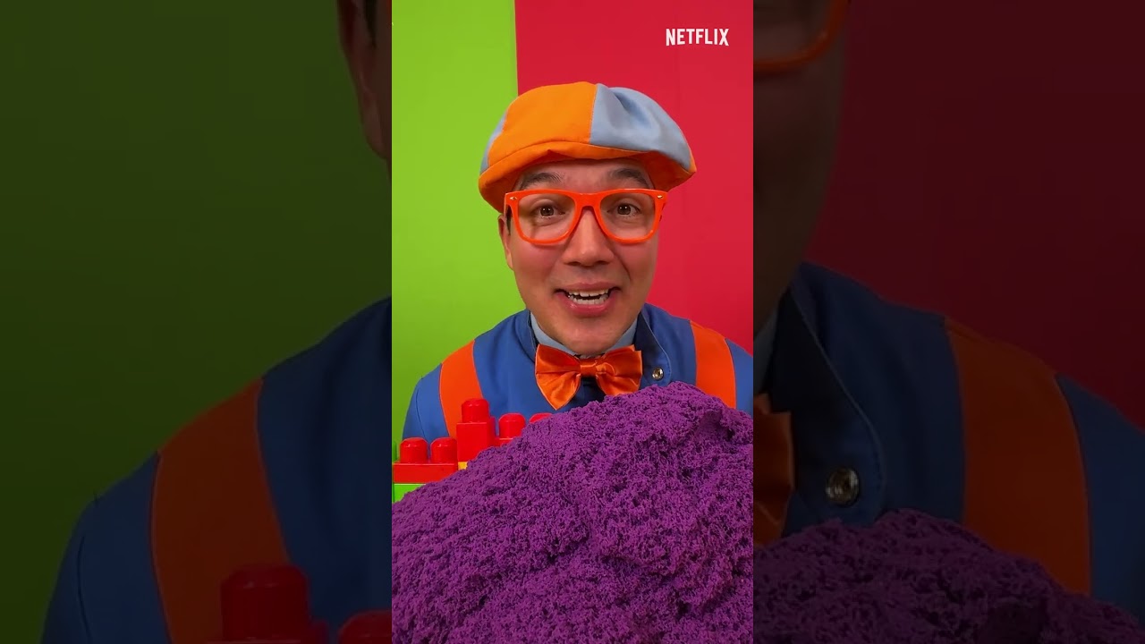Blippi Plays with Satisfying Kinetic Sand🛻