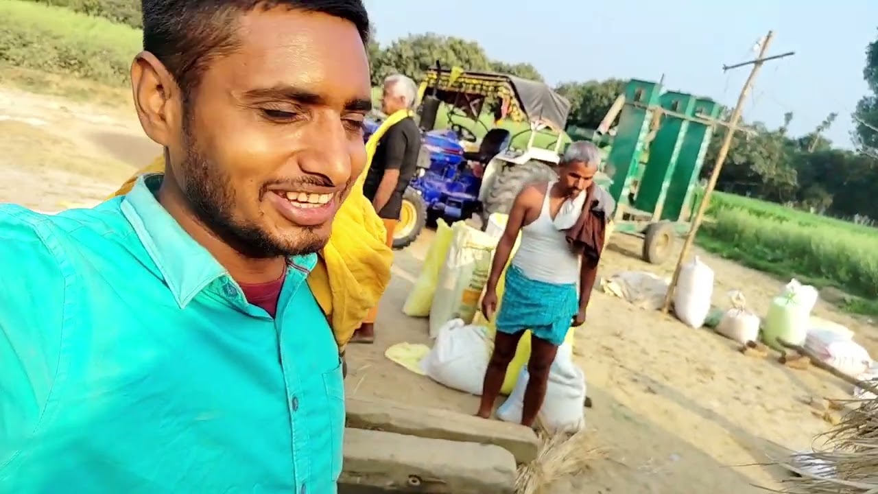 ग्राम तेउस में धान कुटाई के दौरान अपने वीडियो देखने वाले भाइयों से मुलाकात #pawankumar #viralvideo 