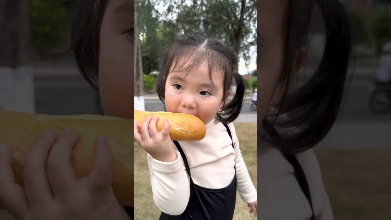 Mỹ Kim ăn bánh mì