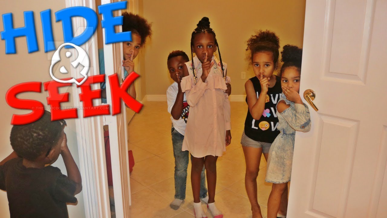 Hide And Seek In A HUGE MANSION !!