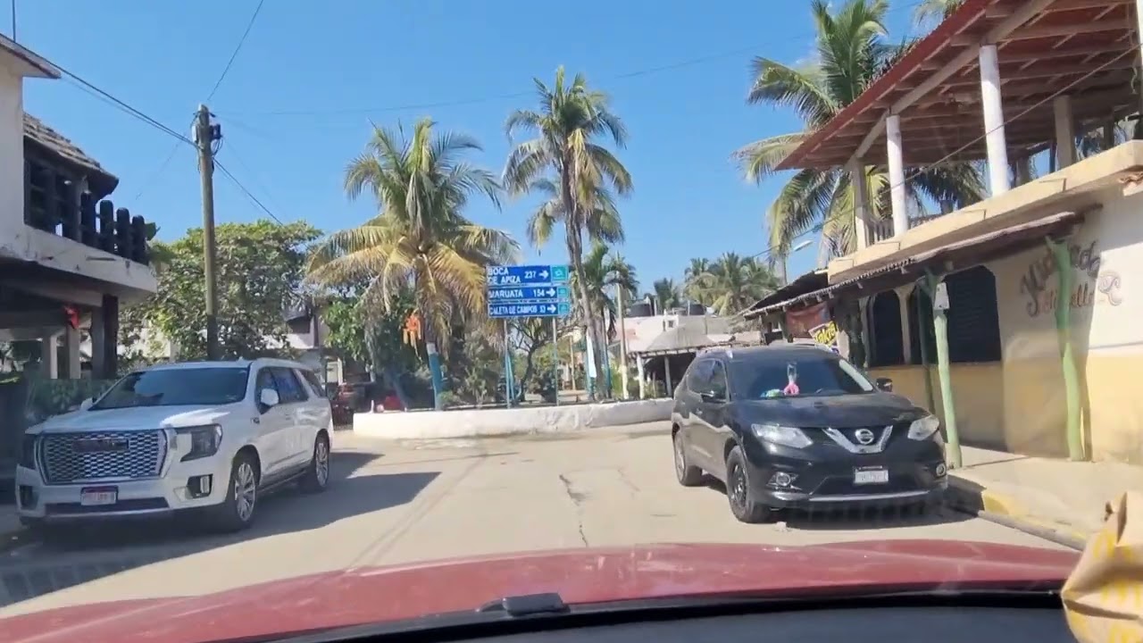 Conduciendo en Playa azul, Michoacán 2023