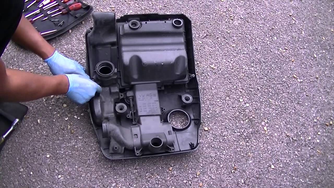 VW Polo 1.2 Oil & Filter Service Battery Change and Spark Plugs DIY