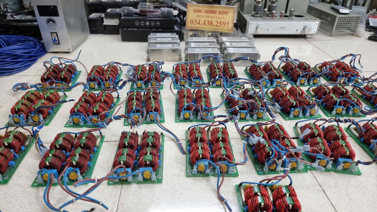 Đẹp quá ,hàng về cuối năm đỏ chót ,vỉ lọc đức 50A có 4 tầng lọc và có 2 kênh ,lọc đức epcos 20A.