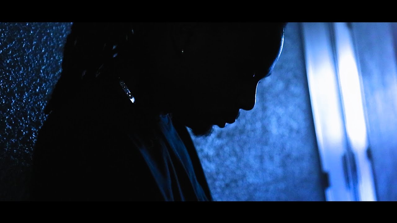 LE YOUTH - VIV LI (WITH ASH) (Clip Officiel)