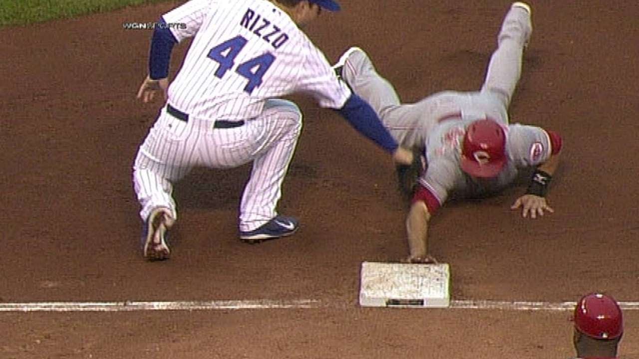 CIN@CHC: Umpires overturn safe call in the 4th inning