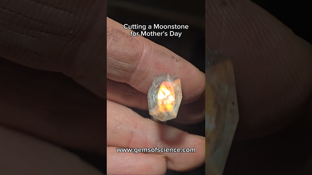 A quick #moonstone for #mothersday #gems #gemcutting #craft