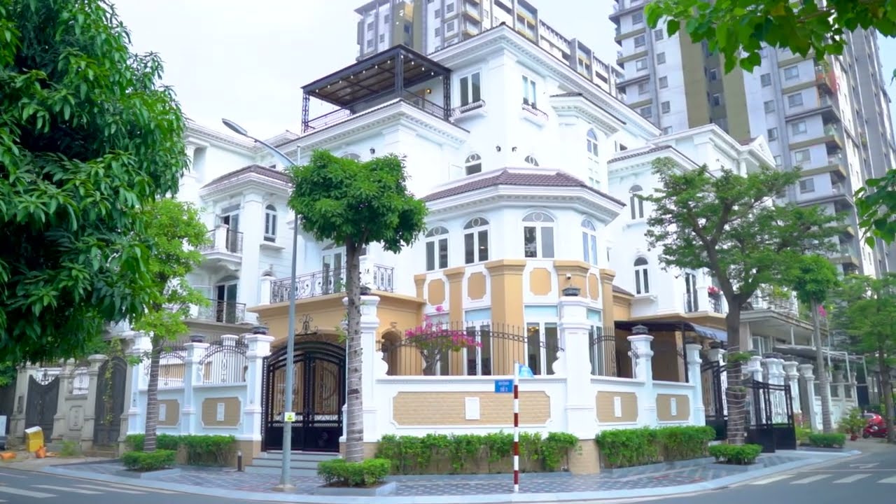 Biệt Thự Căn Góc 1 Hầm - 4 tầng Quận 7 (330m2 đất - 822 m2 sàn xây dựng) #bietthu #phumyhung