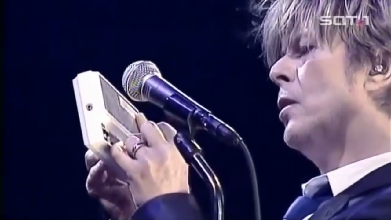 David Bowie Live playing Slip Away on the Stylophone!