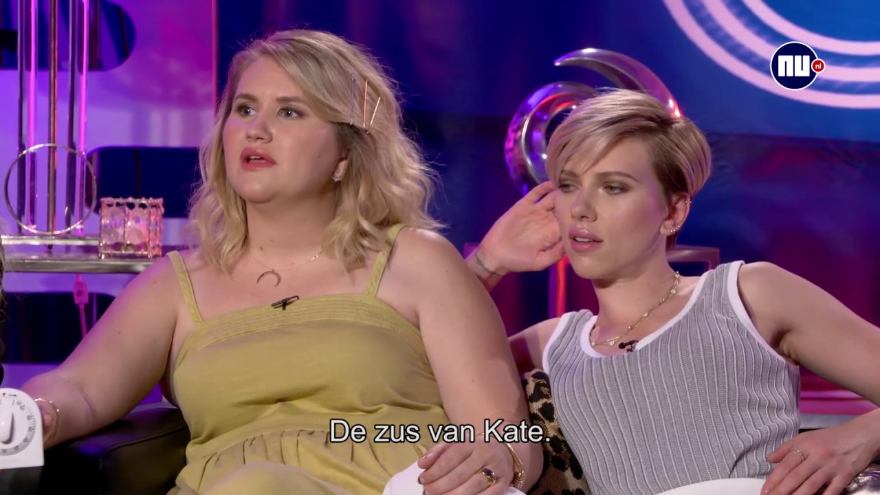 Scarlett Johansson speelt quiz over drugs, drank en collega's