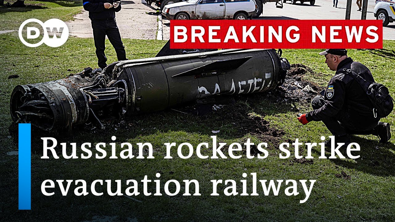 Russian rockets hit train station in Kramatorsk, Donetsk region | DW News