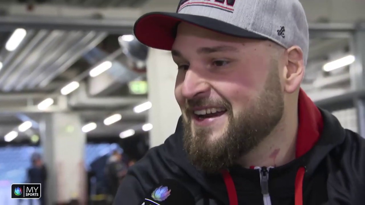 Die Stimme des SC Bern: Stadionspeaker Brian Abey im Portrait