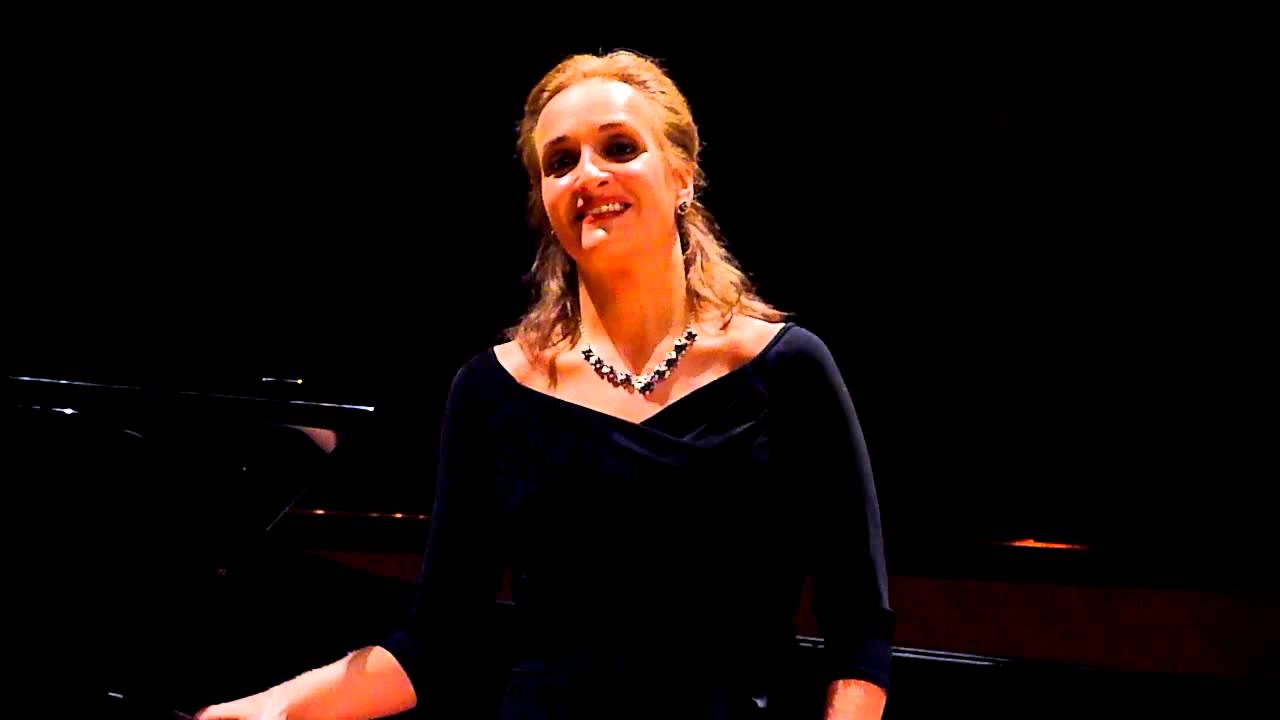 Alexandra Sherman (mezzo-soprano) sings Roger Quilter 