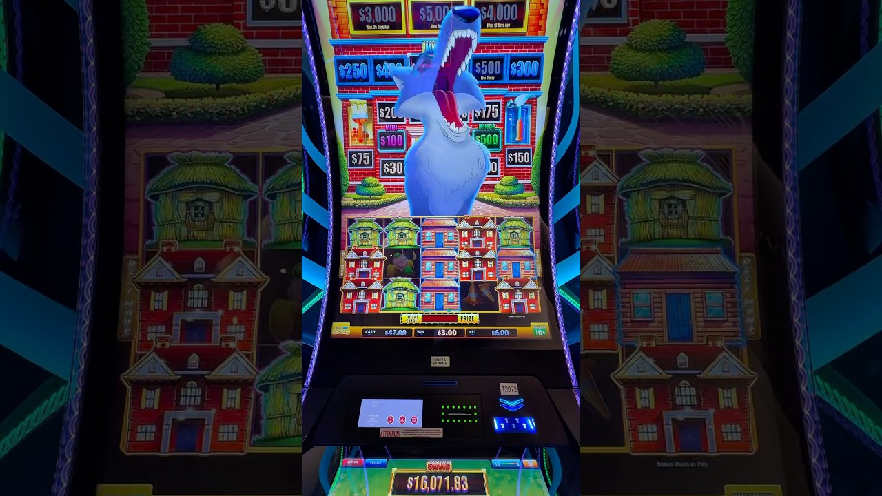 This Huff n&rsquo; Puff Money Mansion bonus was an ABSOLUTE roller coaster!! #slots #gambling #huffnpuff